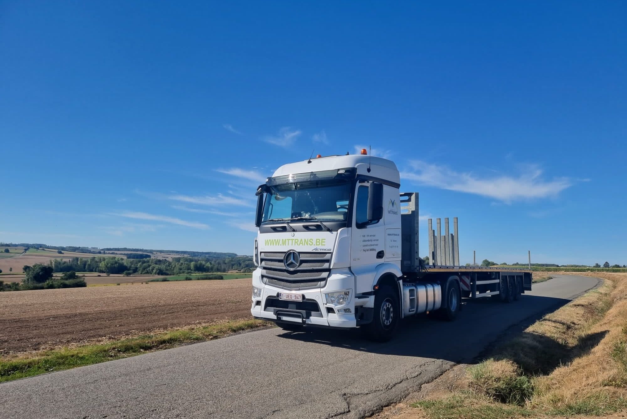 MTTrans-trekker-met-open-oplegger
